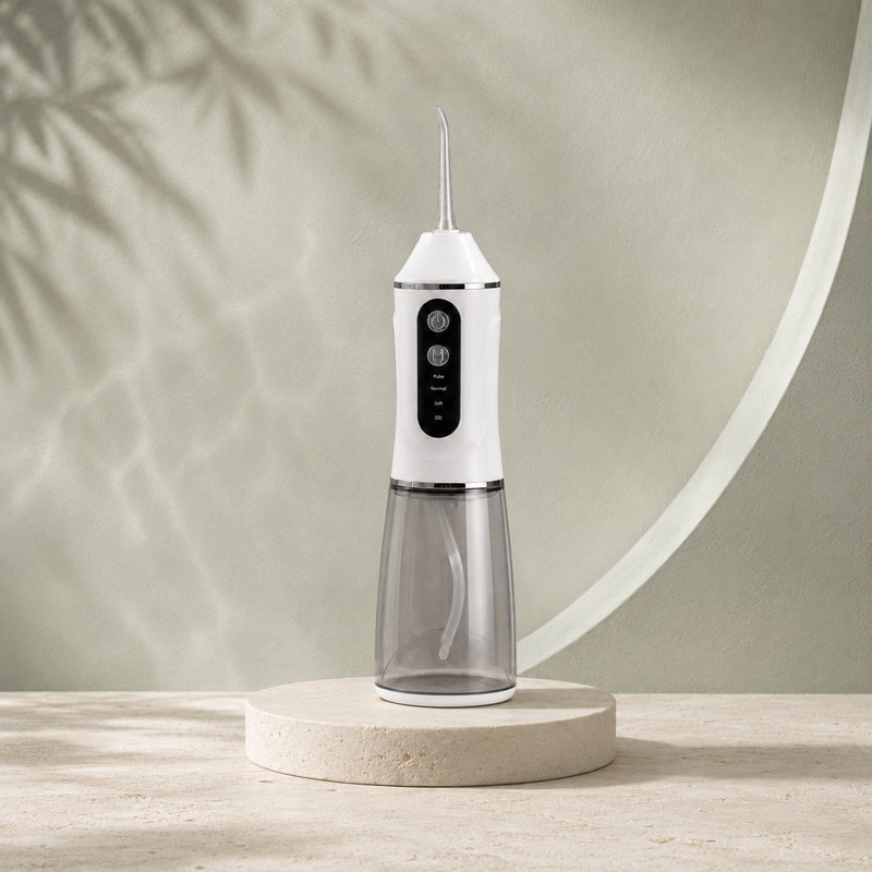 AquaPulse One Blanc Nacré — visuel de campagne IA